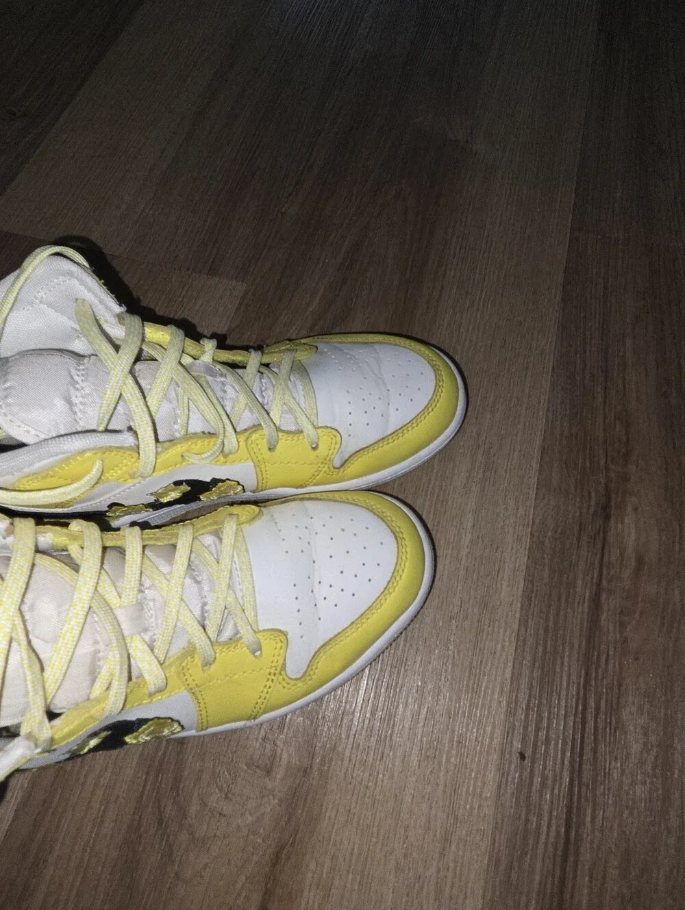 Jordan 1 Mid Dynamic Yellow Floral size 2.5 youth